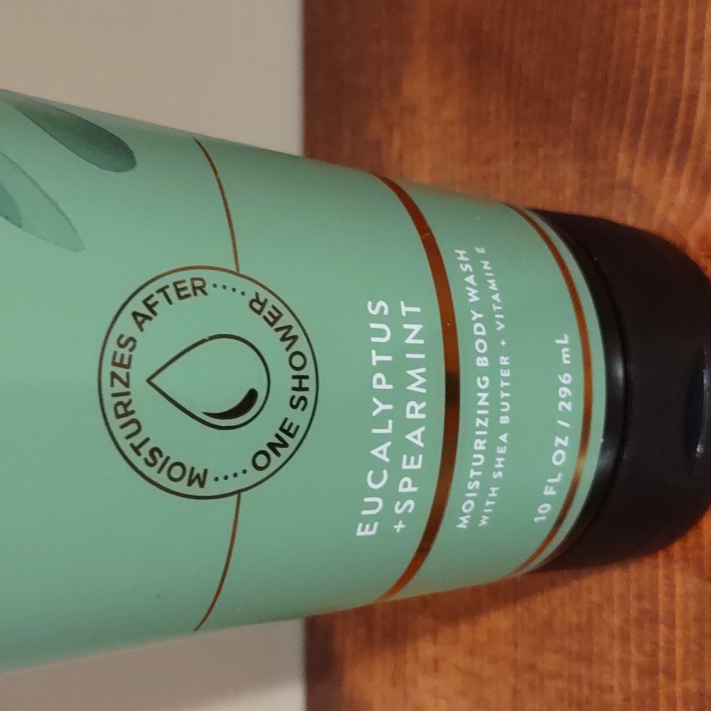Bath & body works eucalyptus and spearmint body wash, 10 fluid ounces - Picture 3 of 4